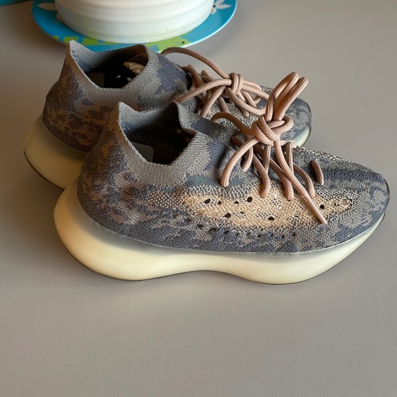 Yeezy Boost 380 Mist - Picture 4 of 9